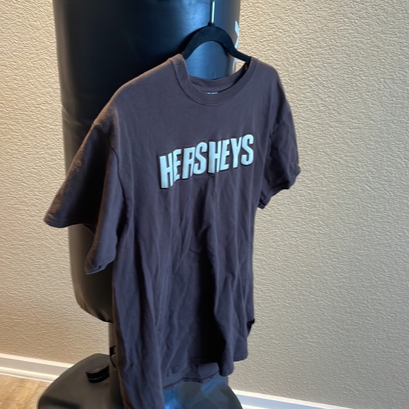 Hershey’s Shirt L - Picture 3 of 3